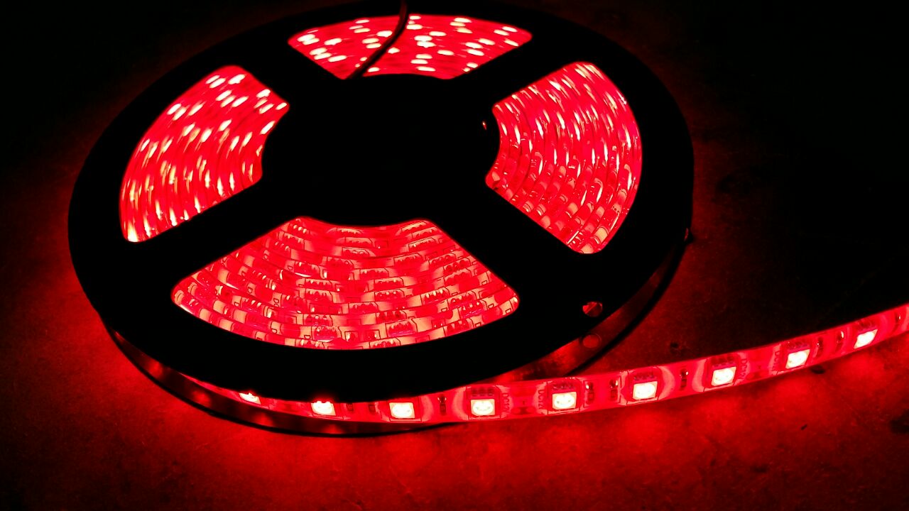 Tira led 5050  con recubrimiento color rojo
