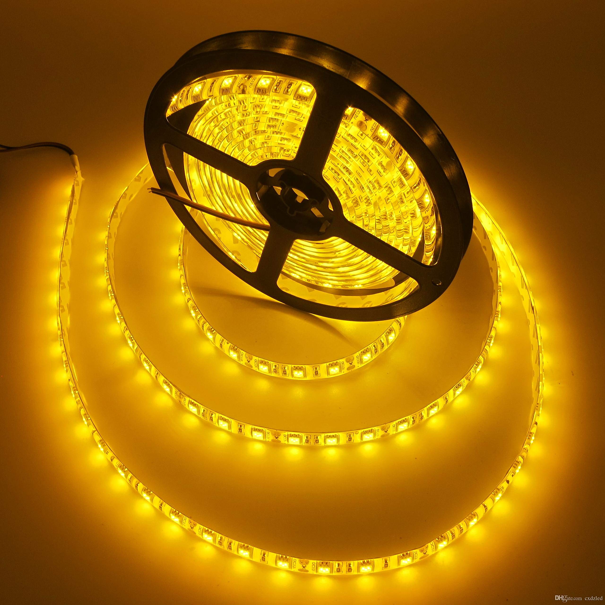 Tira led 5050  con recubrimiento color amarillo