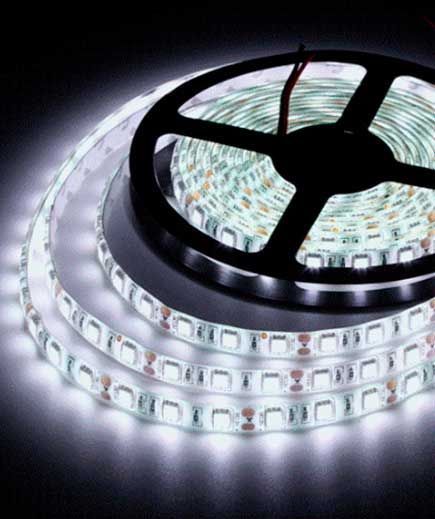 Tira led 5050  con recubrimiento color blanco frio